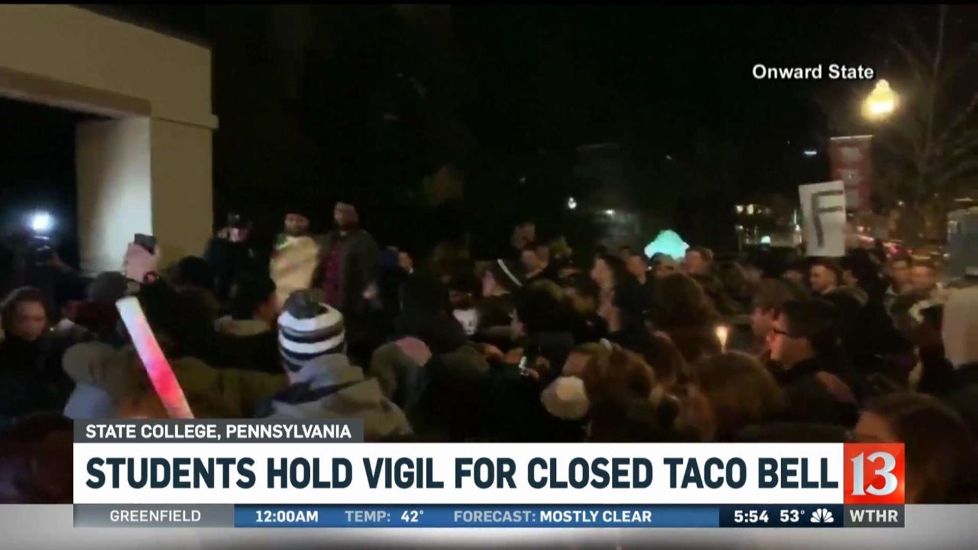 Students hold vigil for closed Taco Bell