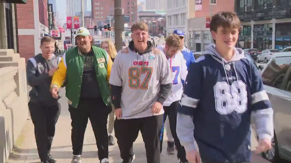 Fans in Kansas City getting ready for tonight's NFL Draft