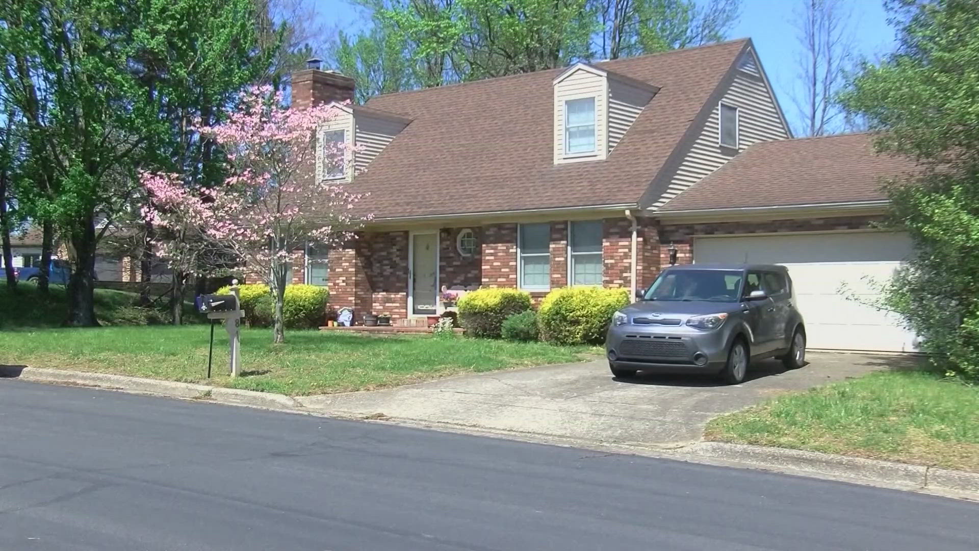 Company recalls raw cheddar cheese products tied to E. coli outbreak ...