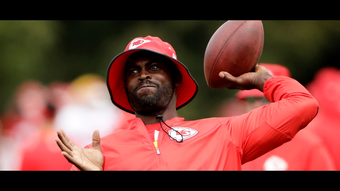 Michael Vick receives support amid Pro Bowl captain backlash