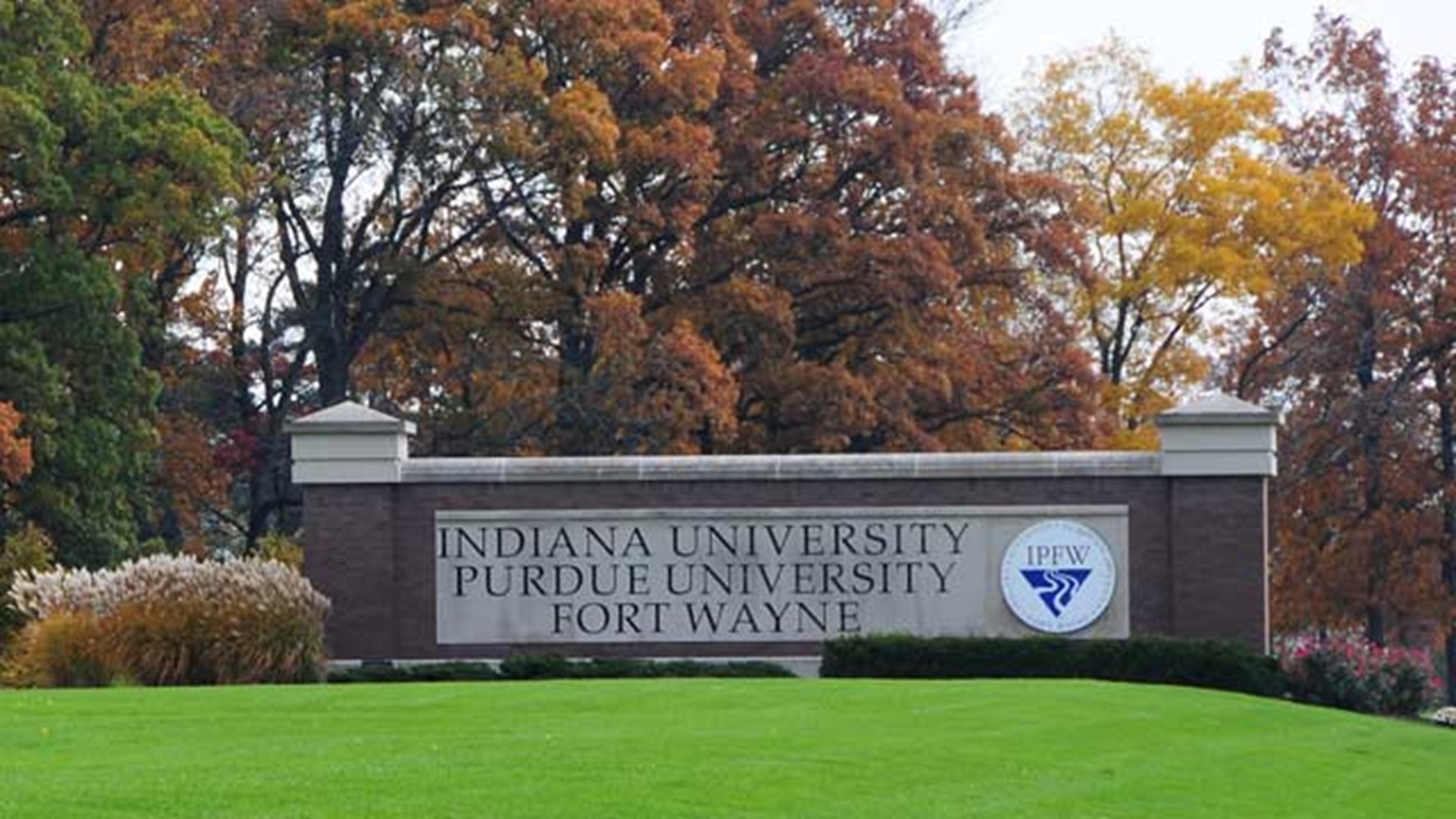 Fort Wayne campus facing cuts after enrollment decline | wthr.com