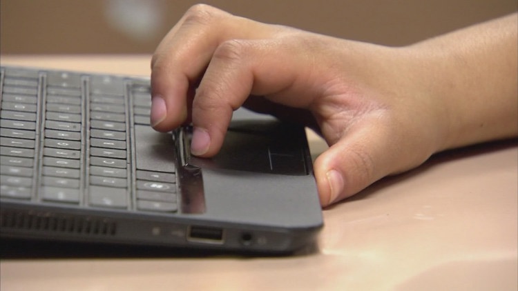 Indiana schools shift to e-learning amid rise in illnesses