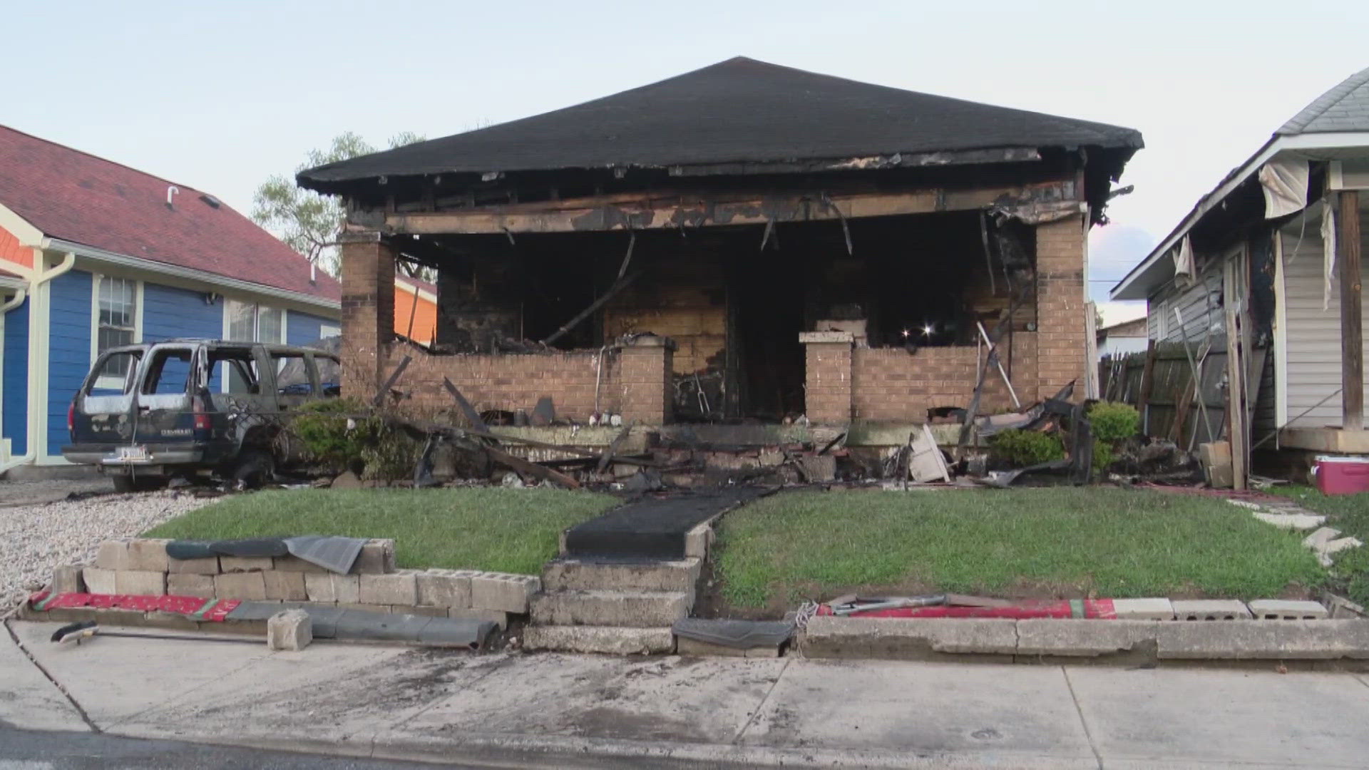 13News reporter Marina Silva reports from the 1100 block of North Mount Street on Indy's west side as IMPD and IFD are investigating a possible arson.