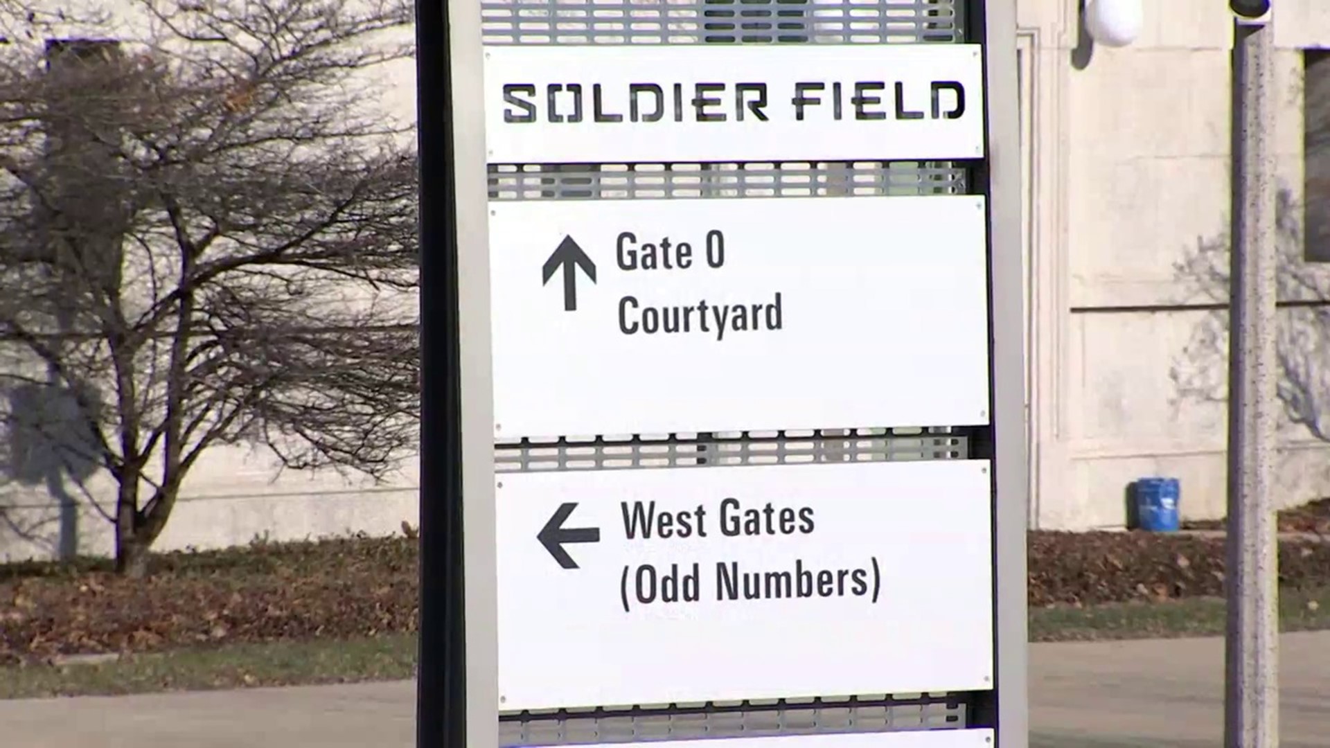 Packers fan sues Bears for denying access to Soldier Field because