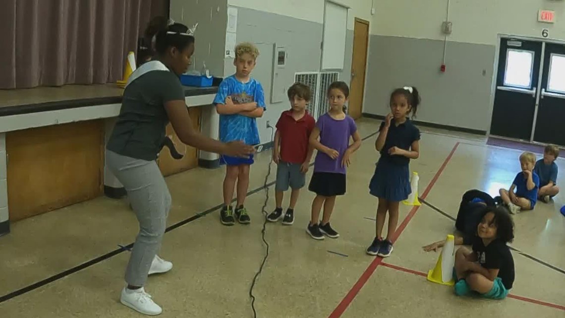 500 Festival princess shares fitness tips with students at IPS School 55
