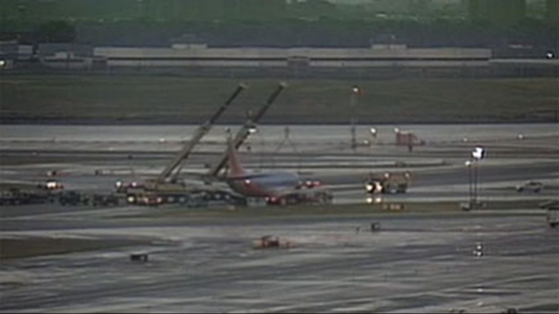 LaGuardia Airport runway reopens after crashlanding