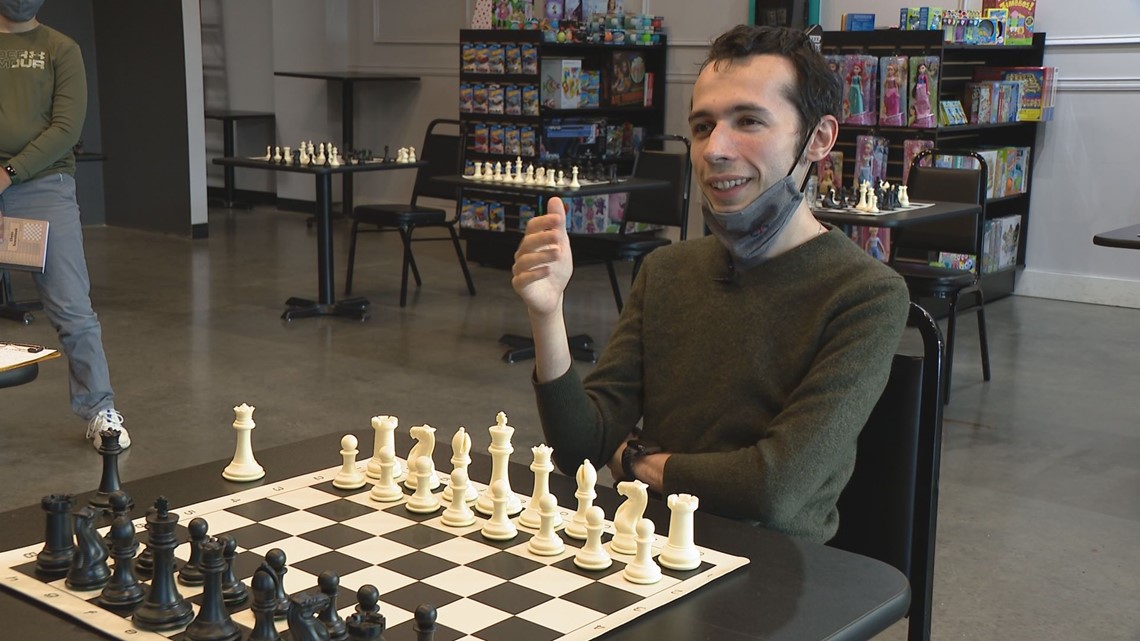 Top chess player in the world visits Indianapolis