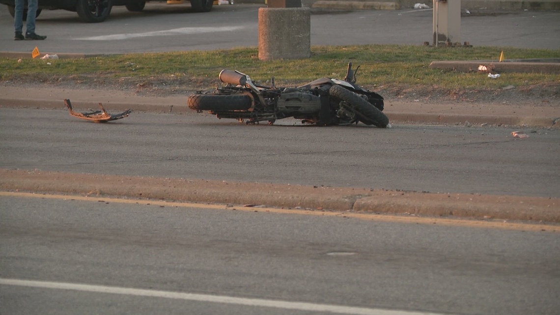 Motorcyclist critically injured in southeast Indianapolis crash | wthr.com