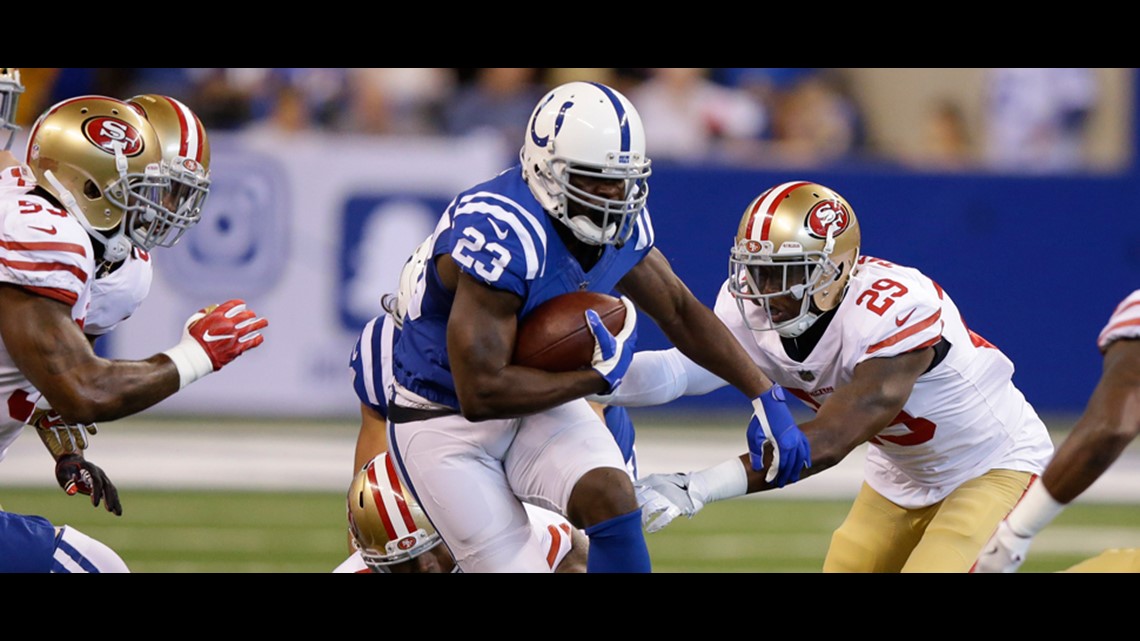 49ers' Frank Gore runs with mind as much as legs