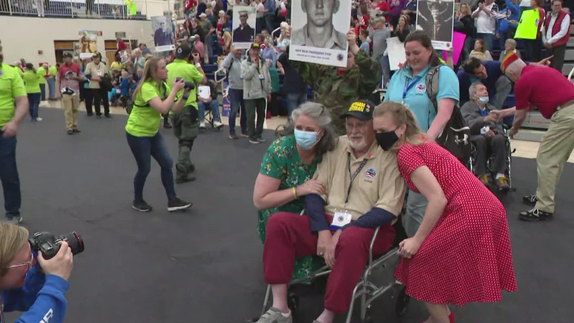 Eighty-six veterans returned to Indianapolis on Saturday after they participated in Indy Honor Flight's first trip to Washington D.C. since 2019.