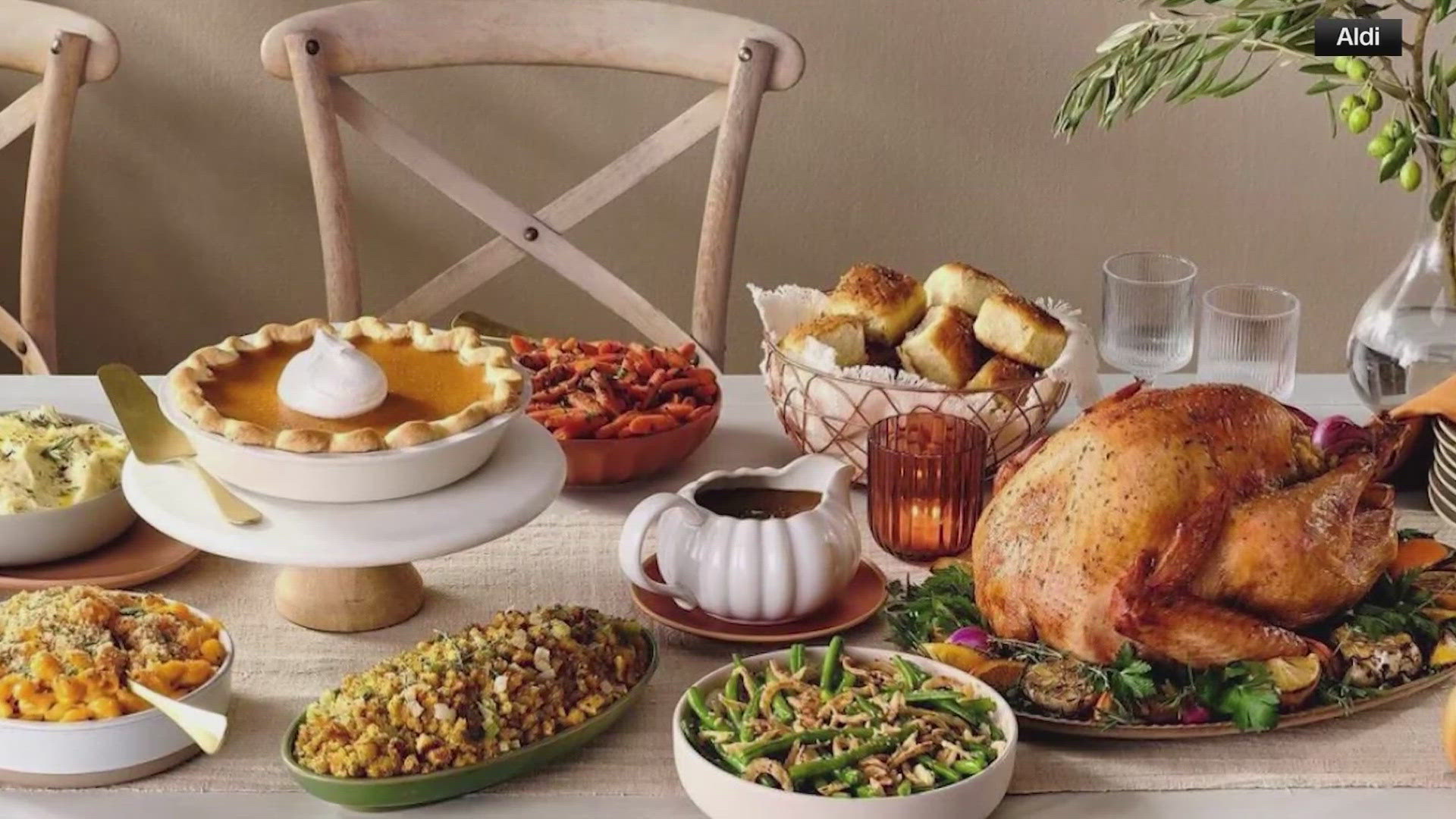 ALDI is offering its lowest-priced Thanksgiving basket in five years — a full meal for 10 people at less than $47.