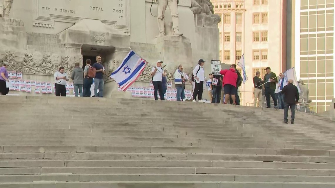 Rallies supporting both Israel and Palestine held on Monument Circle