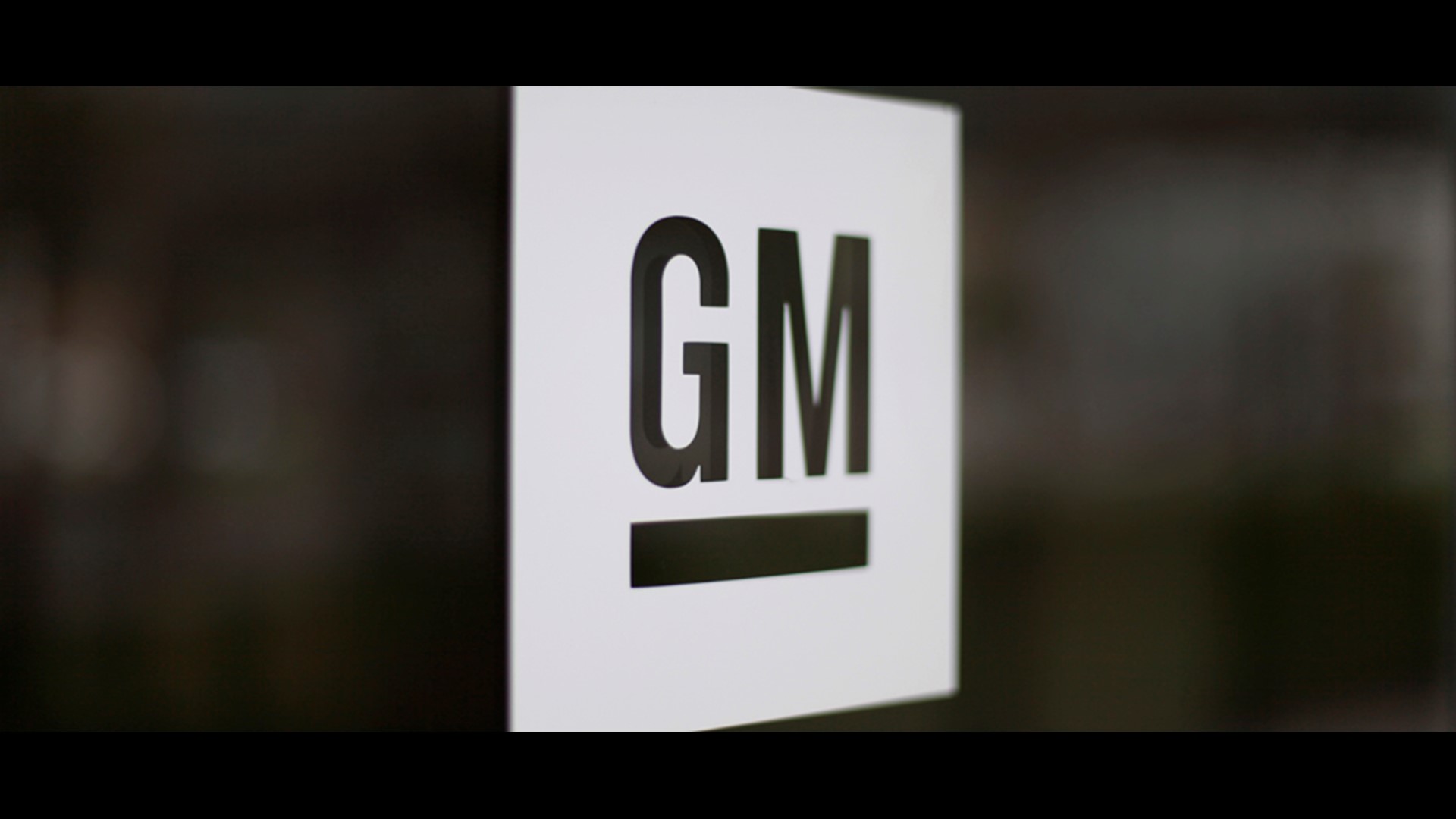 GM recalls 640K pickups; seat belts can cause carpet fires | wthr.com