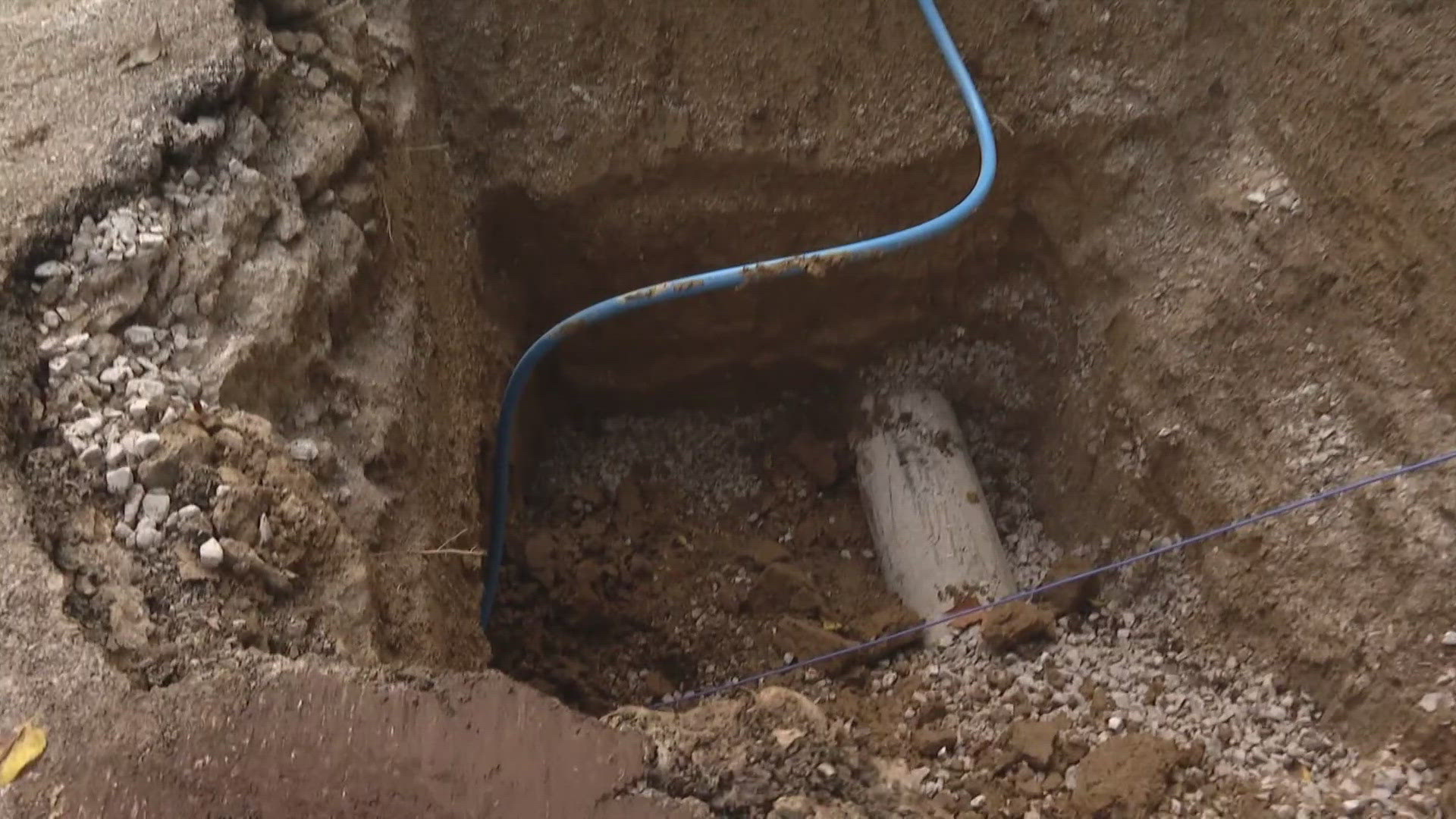 13News reporter Lauren Kostiuk reports from the Martindale-Bridghtwood community, where pipes are being replaced.