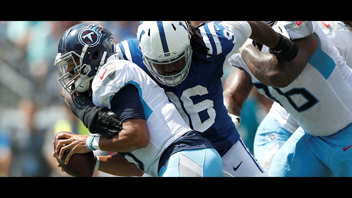 Mariota can't convert on 4th-and-2; Colts beat Titans, 19-17