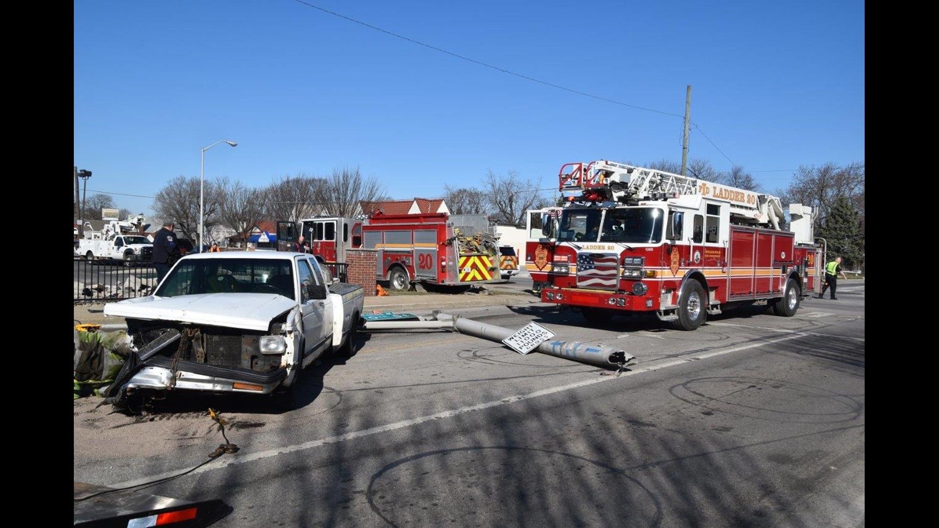 Indianapolis firefighters escape serious injuries in crash during run