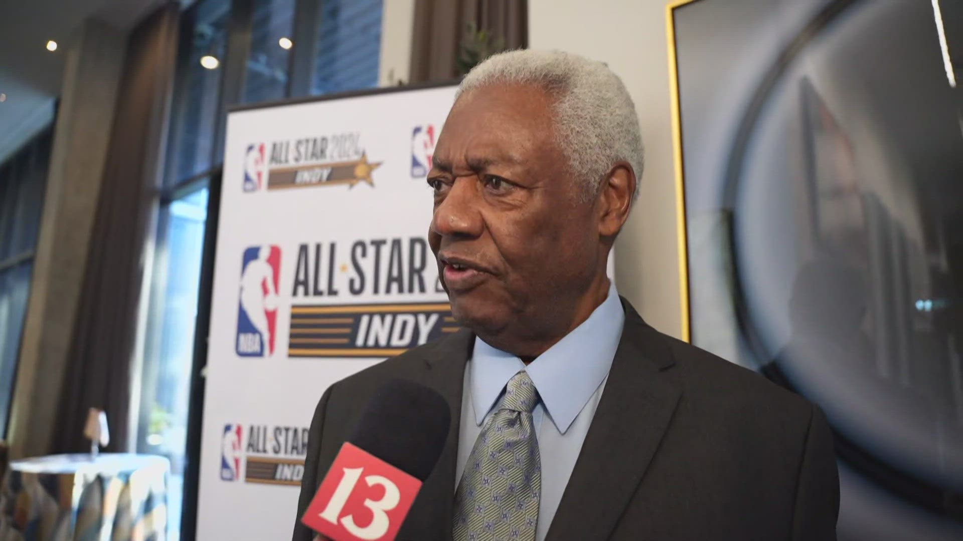 13Sports director Dave Calabro talks 1-on-1 with basketball legend Oscar Robertson.