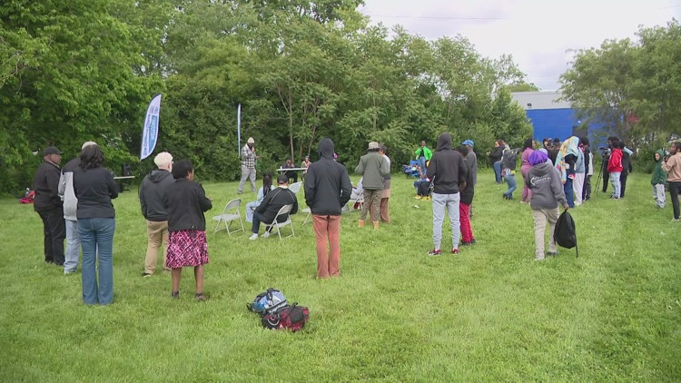 ‘Safe Summer Huddle’ brings food, family fun to east Indianapolis neighborhood