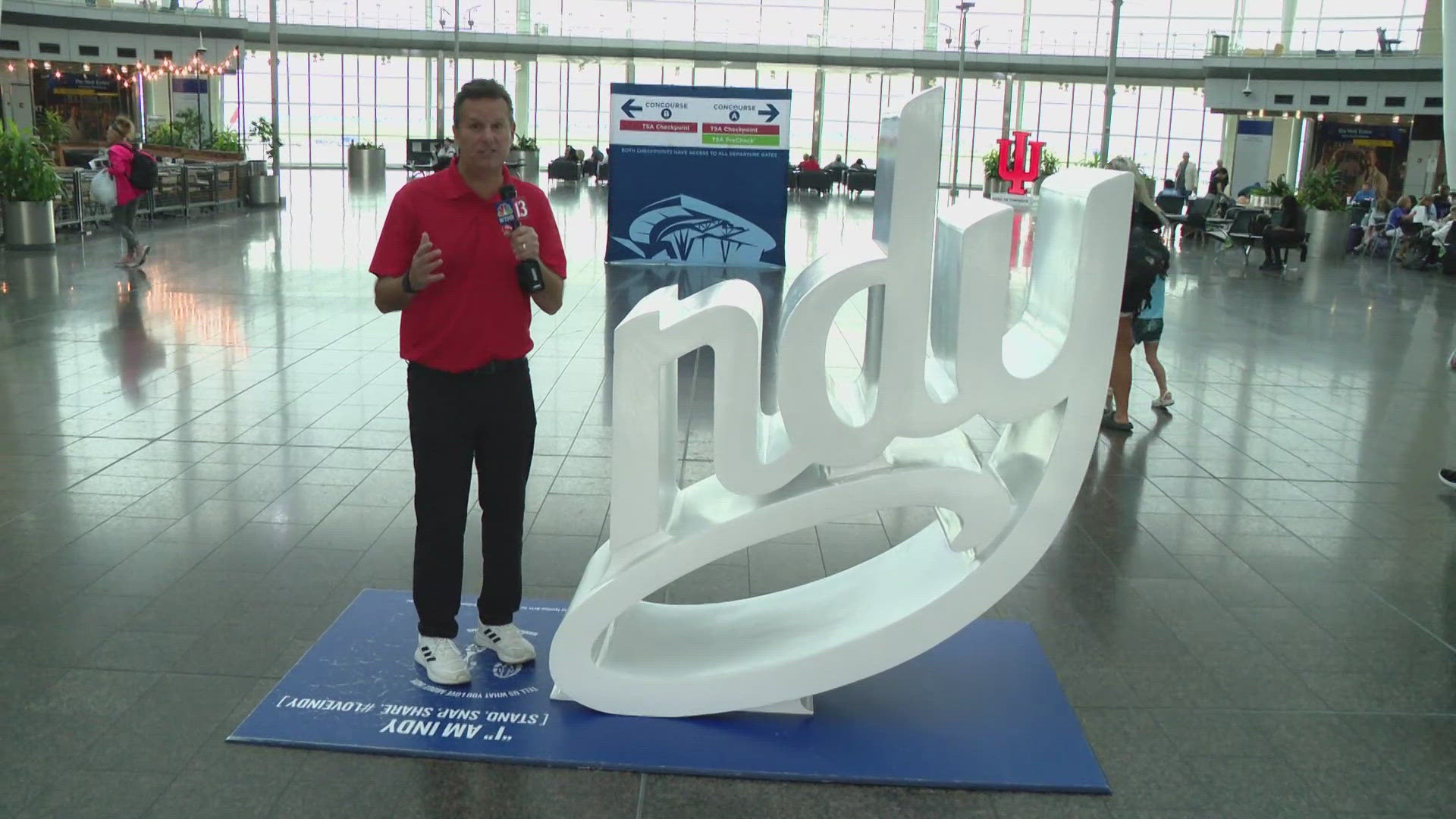 13Sports director Dave Calabro visited the Indianapolis International Airport on one of the busiest travel weekends during his weekly quest to find some Good News!