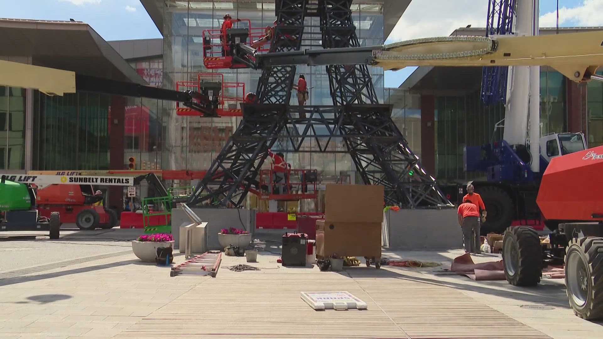 The replica is going up at Georgia Street and Capitol Avenue, right outside the Indiana Convention Center.