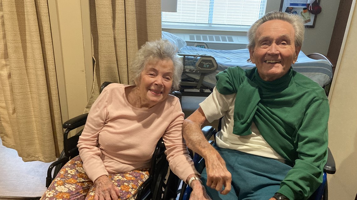 After COVID-19 scare, couple married 67 years gets vaccinated together - Vimarsana News