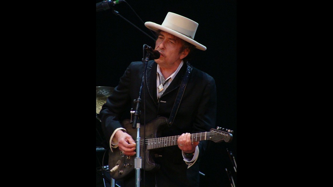 Dylan book sales soar after Nobel announcement