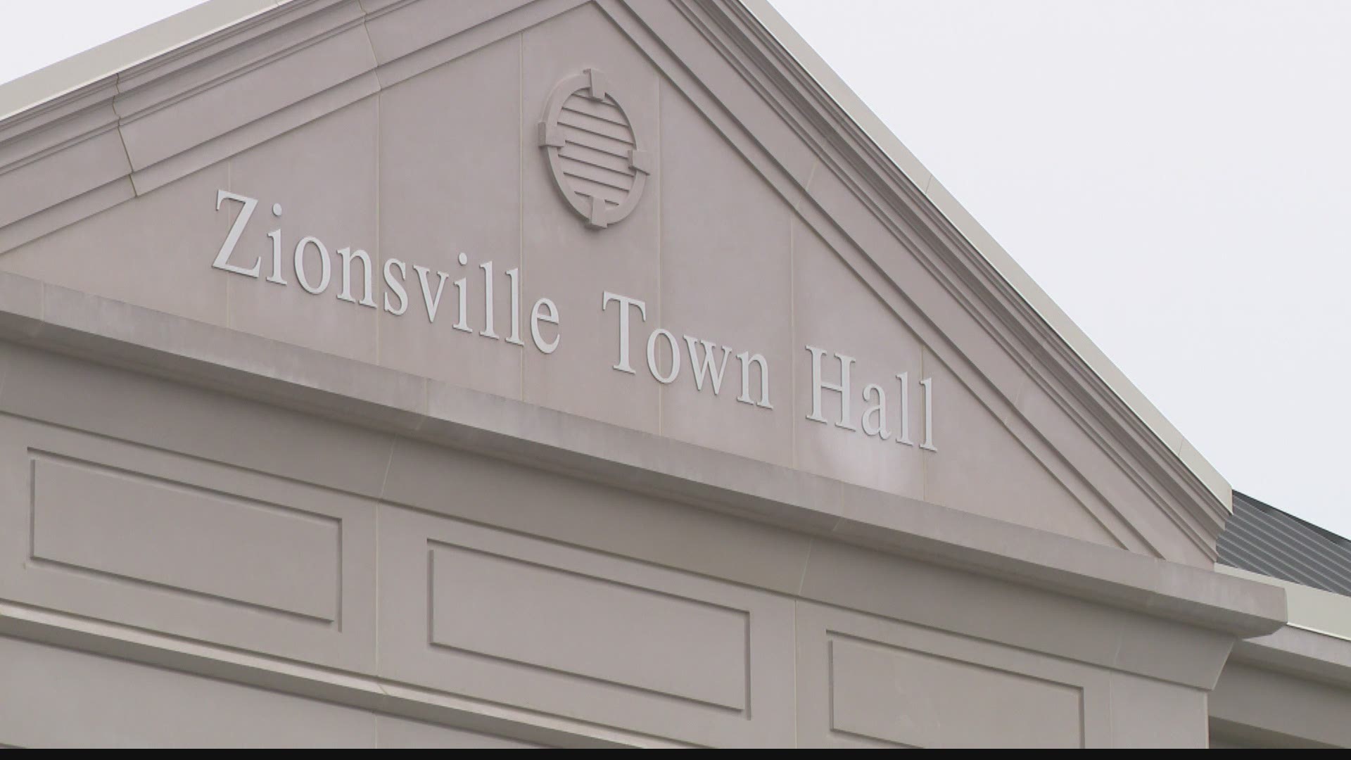 A small town government feud is winding up in court. The mayor of Zionsville wants to replace the fire chief.