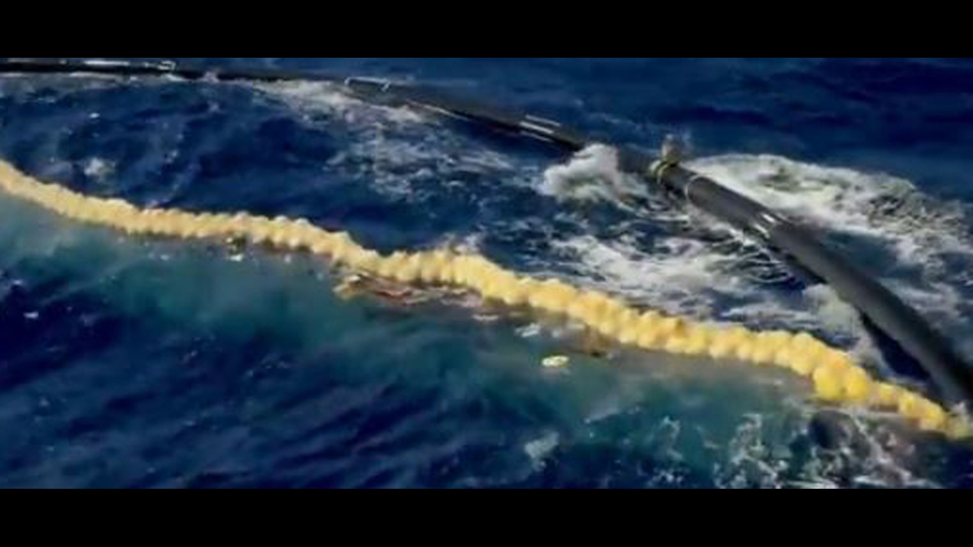 Device to clean giant garbage patch from ocean is working, inventor ...