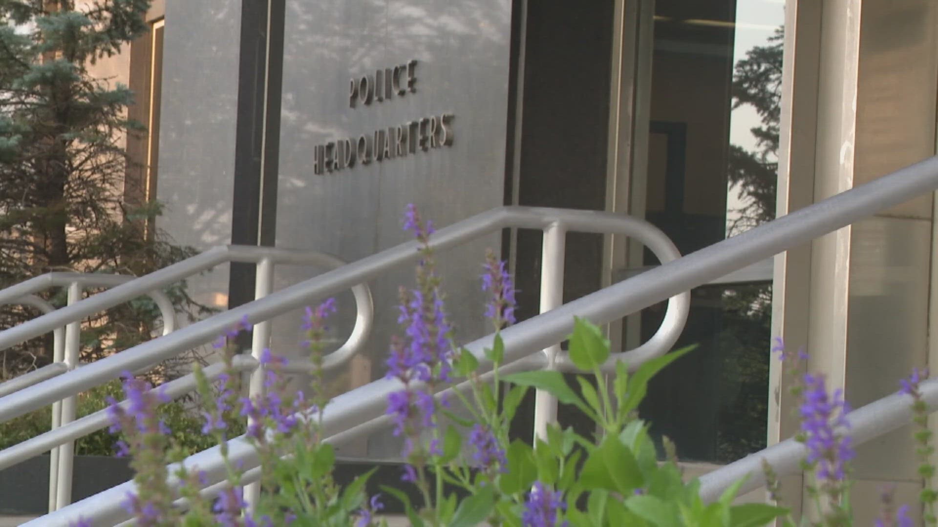 Indicted IMPD officers plead not guilty in 2022 shooting of man in ...