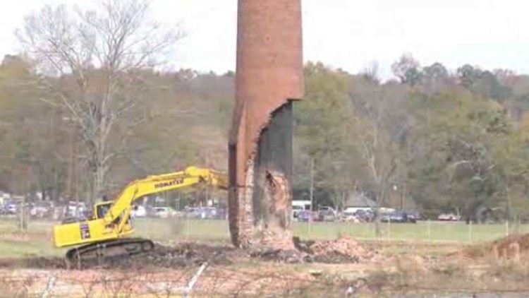 Smokestack burns before 39867 at GABP