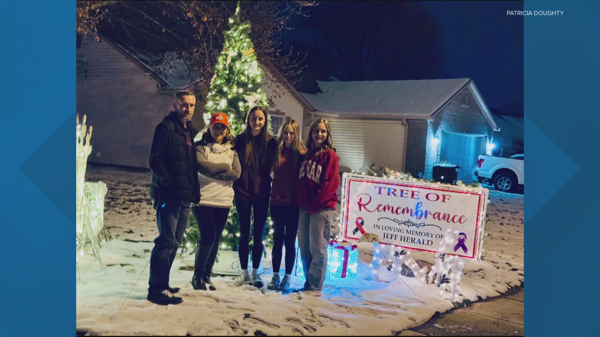 Central Indiana family honoring lost loved ones with Christmas tree(00)
