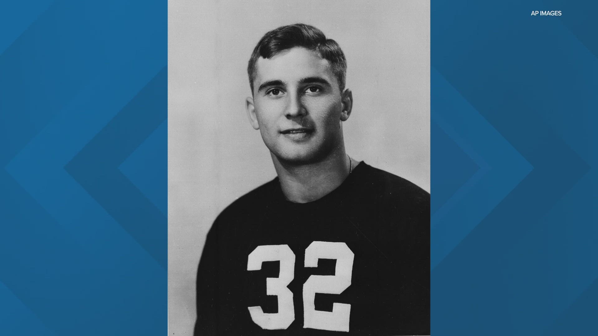 Johnny Lujack the 1947 Heisman winner. considered to be one of Notre Dame's greatest players of all time has passed away at the age of 98.