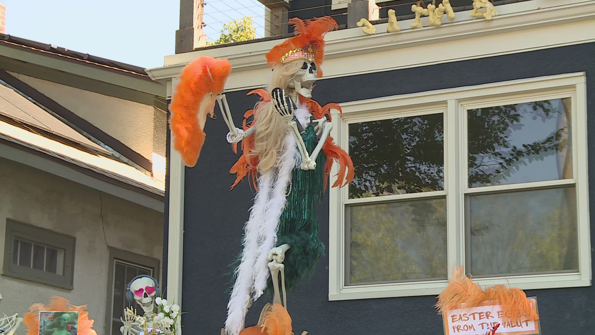 Minnesota woman's Taylor Swift Halloween display goes viral
