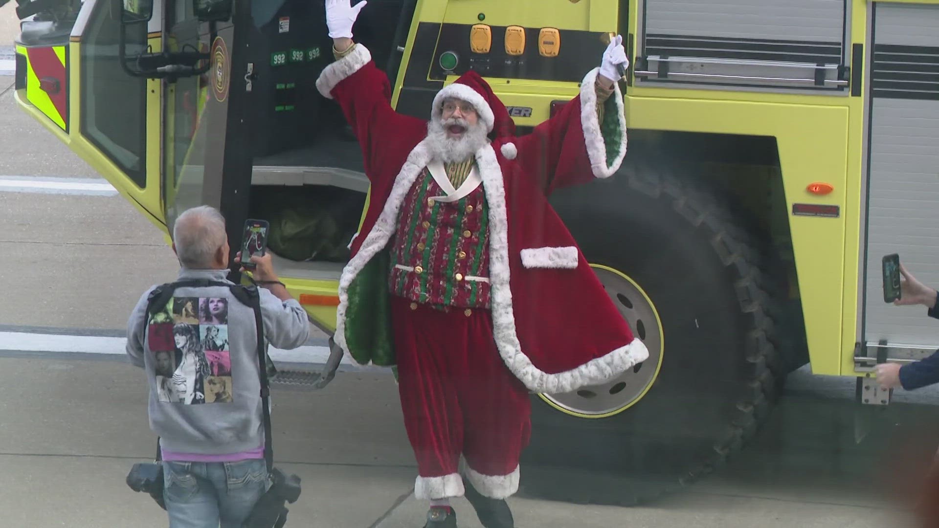 Santa showed up ready to greet more than 1,000 Hoosier families and children at the annual "Holly Jolly Jetway" event.