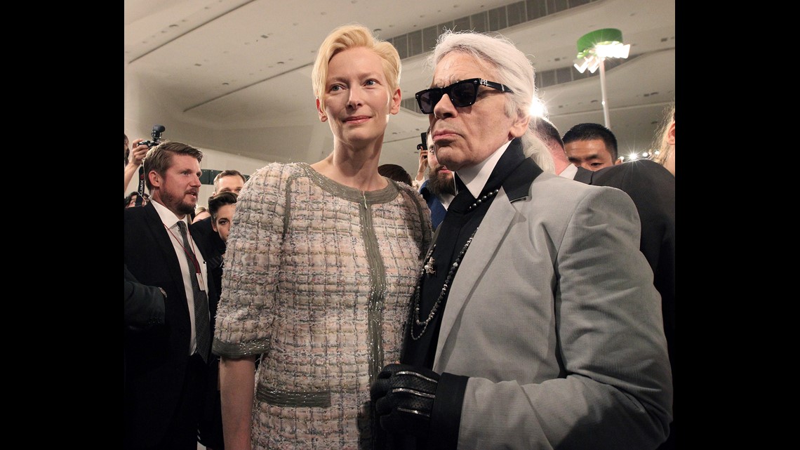 Chanel: Iconic couturier Karl Lagerfeld has died