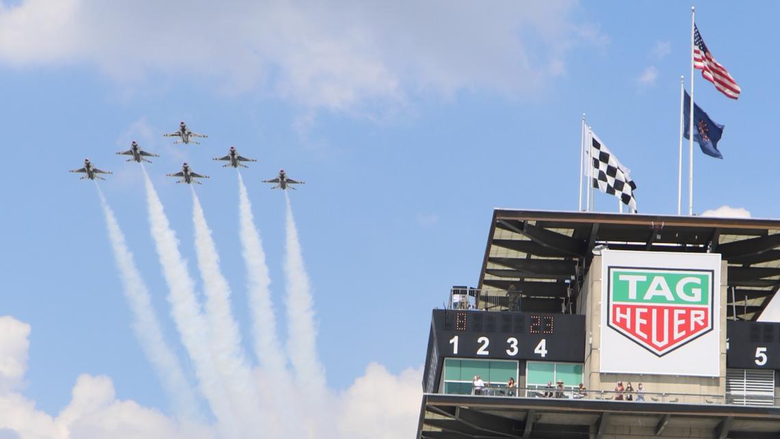thunderbirds fly over