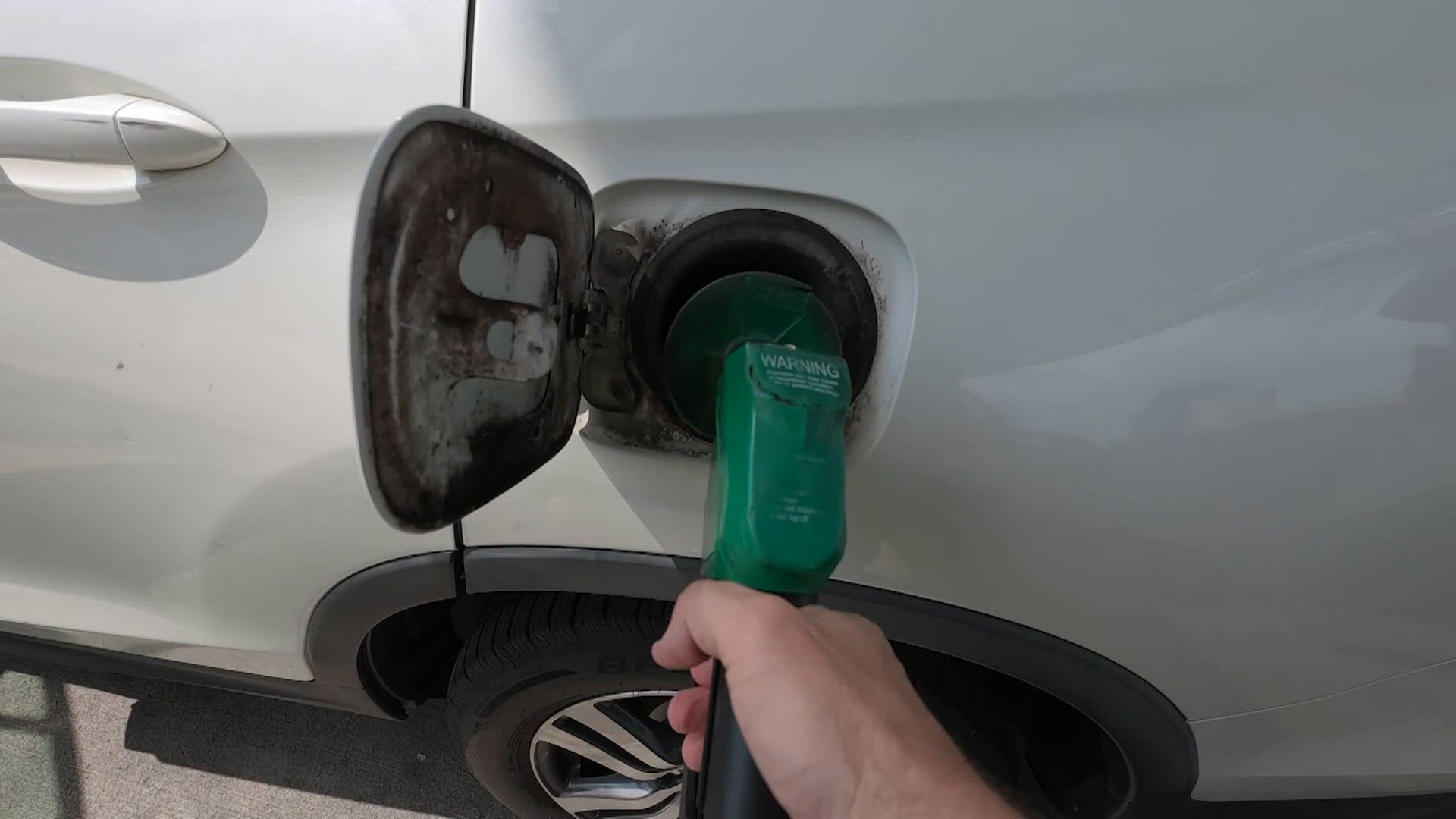 'I have to pay it' | Indianapolis drivers battle higher gas prices ...