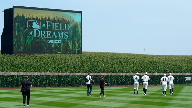 Field of Dreams uniforms: MLB reveals throwback jerseys for Cubs-Reds game  - Chicago Sun-Times