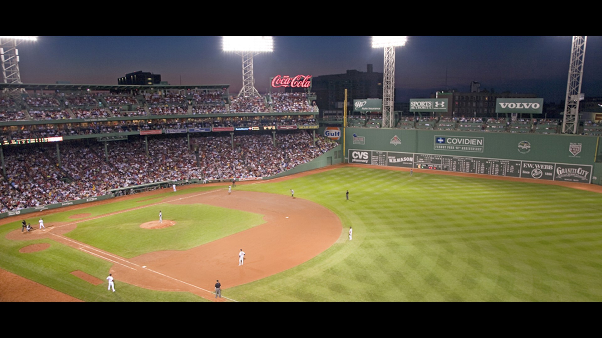 Teenagers share extra ticket to Red Sox game with homeless Teenagers share extra ticket to Red Sox game with homeless