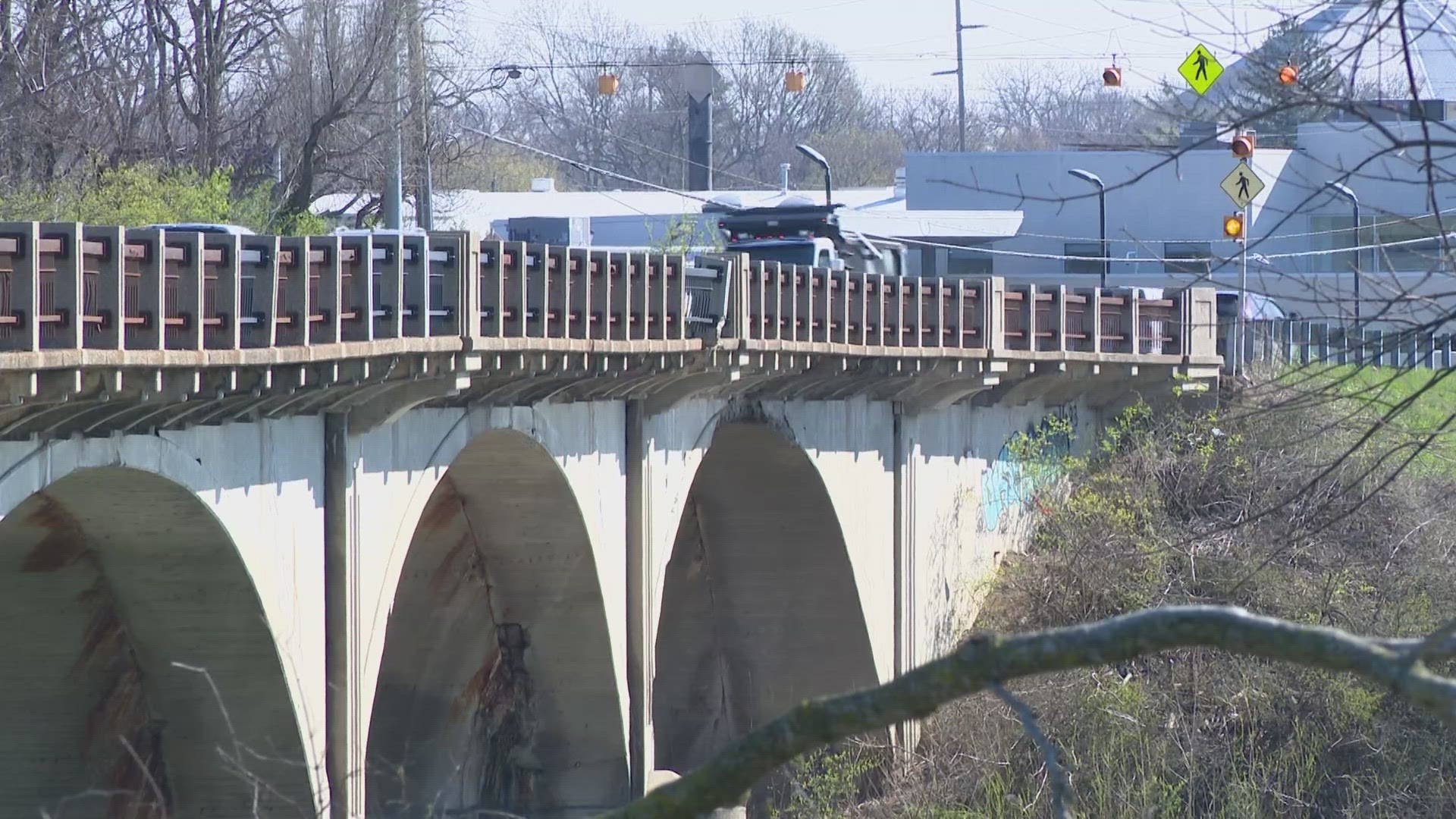 13News reporter Gina Glaros breaks down the timeline for when the 16th Street bridge over the White River will be completed.