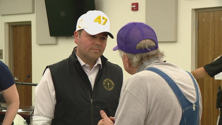 Beckwith faces tough questions on race and education during Ellettsville town hall