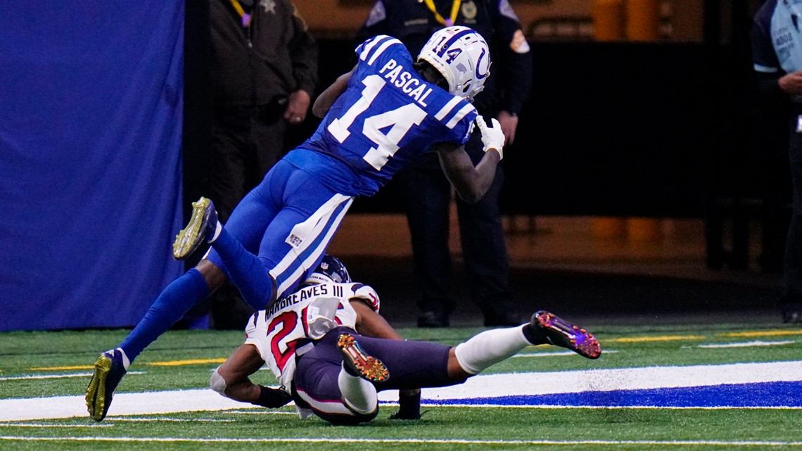 A Colts Player Forced His Own Teammate To Fumble The Ball During Game vs  Texans - Daily Snark