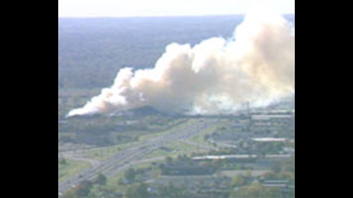 Mulch fire sends smoke over I465