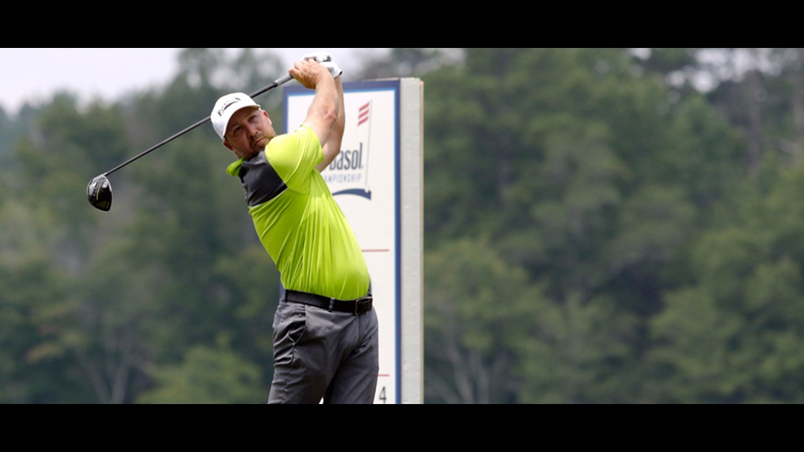 Cloverdale's Chad Collins misses 59 chance, parring final 2 holes for