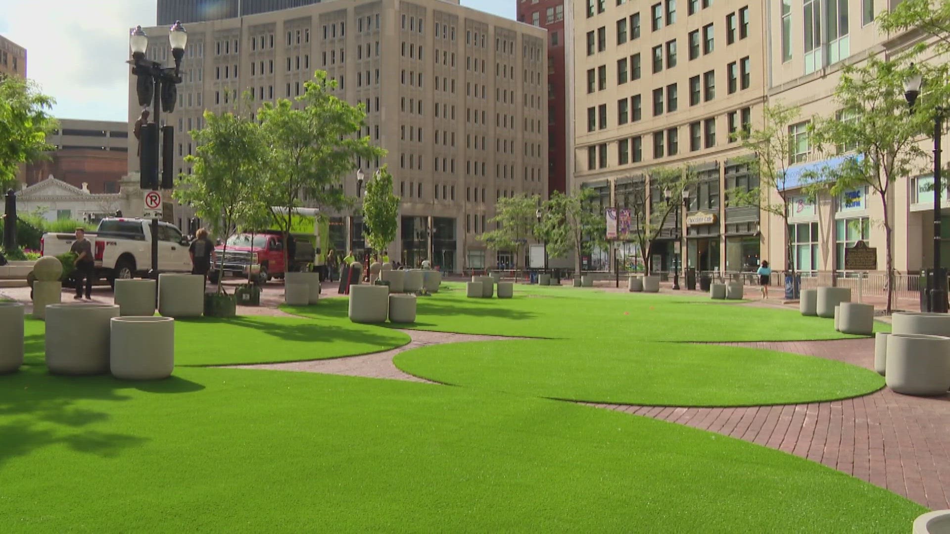 There is a new greenspace in Indianapolis, right in the middle of Monument Circle.