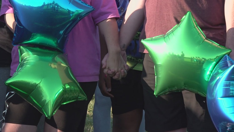 Balloon vigil held after Cumberland child dies in gun violence