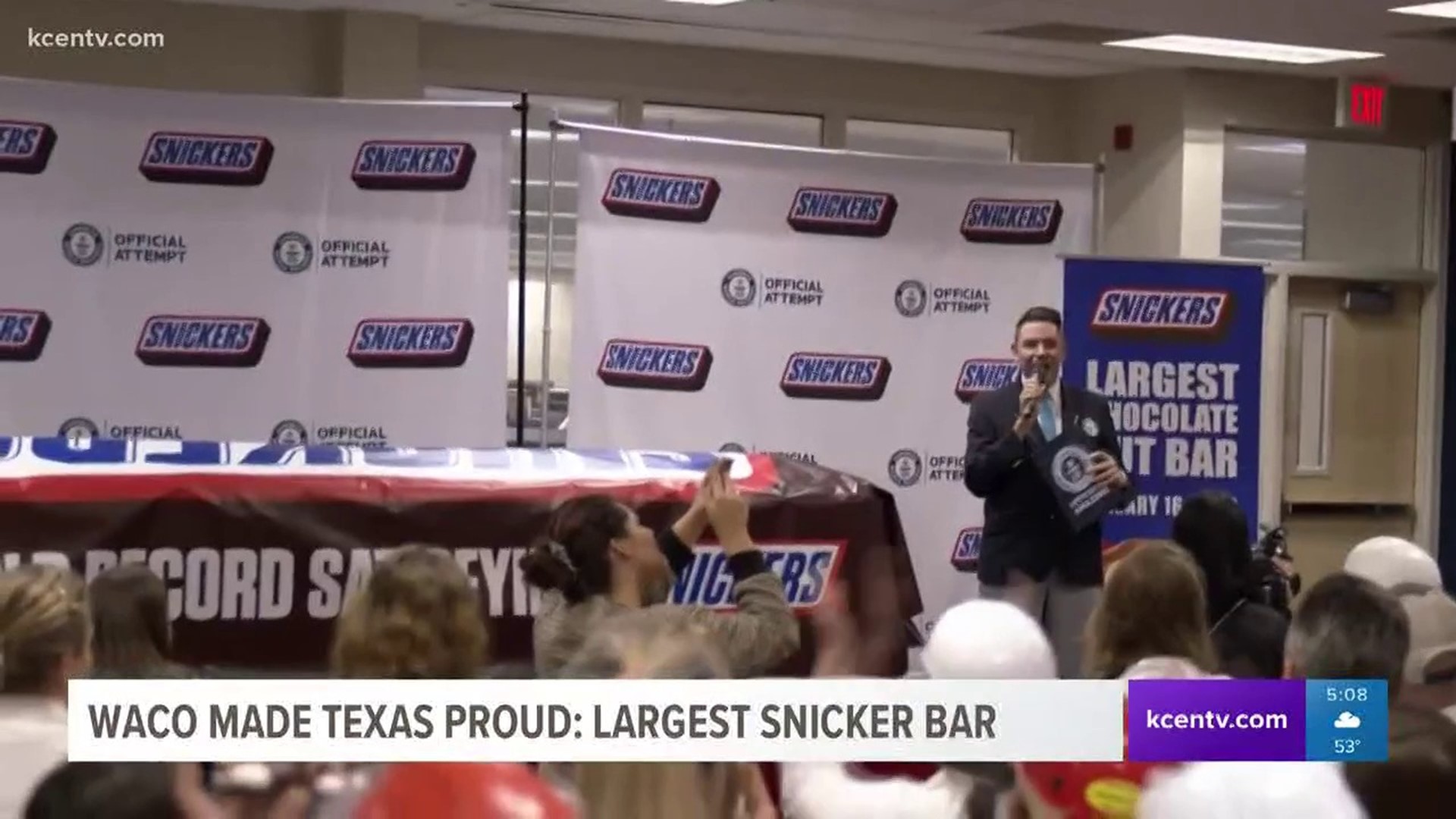 Largest-Snickers-KCEN