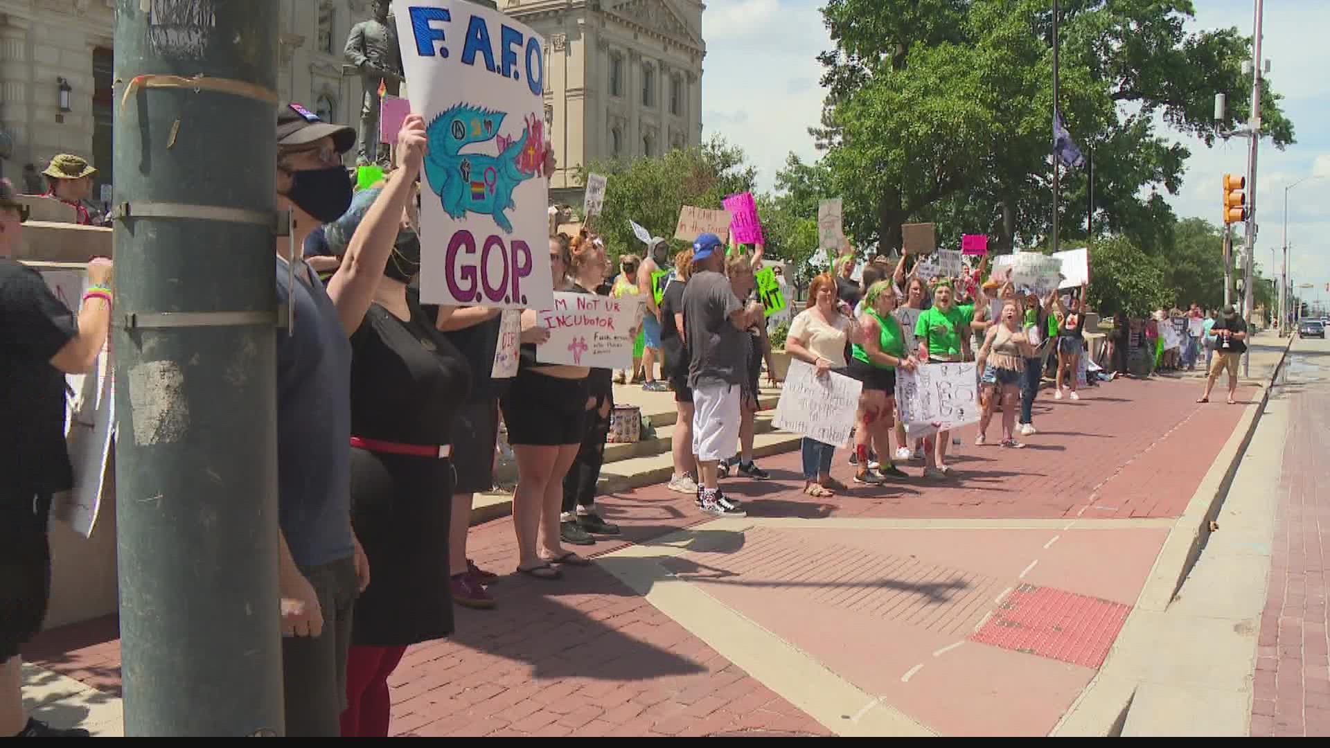 Hundreds rally in support of abortion rights in Indiana