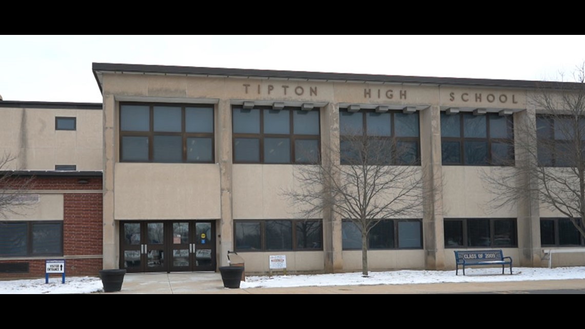 Tipton fundraising so seniors can walk at graduation