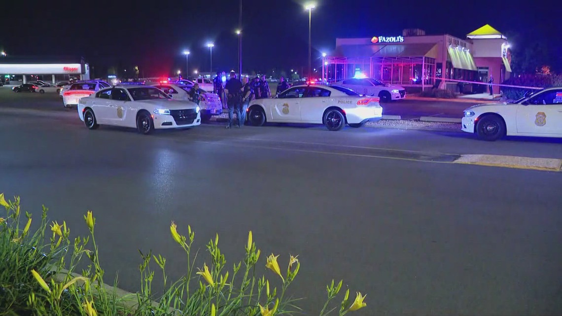 Police investigating double shooting on Indy's northwest side | wthr.com